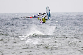 Steven Van Broeckhoven takes off
